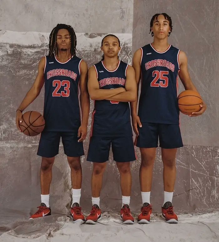 ComplexSneakers's tweet photo. Flight Club Is Sponsoring a High School Basketball Team, Hooking Them Up With Rare Sneakers

Full Details HERE: https://t.co/j0hOXWJltn https://t.co/mKH8xTEtxa