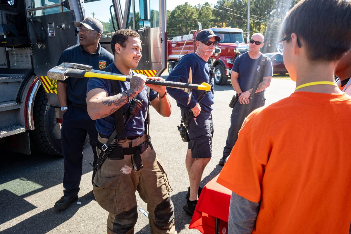 DPS CTE hosted 'Acceler8,' an 8th-grade career exploration day, where students got to engage with companies from diverse career paths and delve into their day-to-day activities! Click here to access photos from the event: bit.ly/3QxL5xm #WeAreDPS #DPSBuildingOurFuture