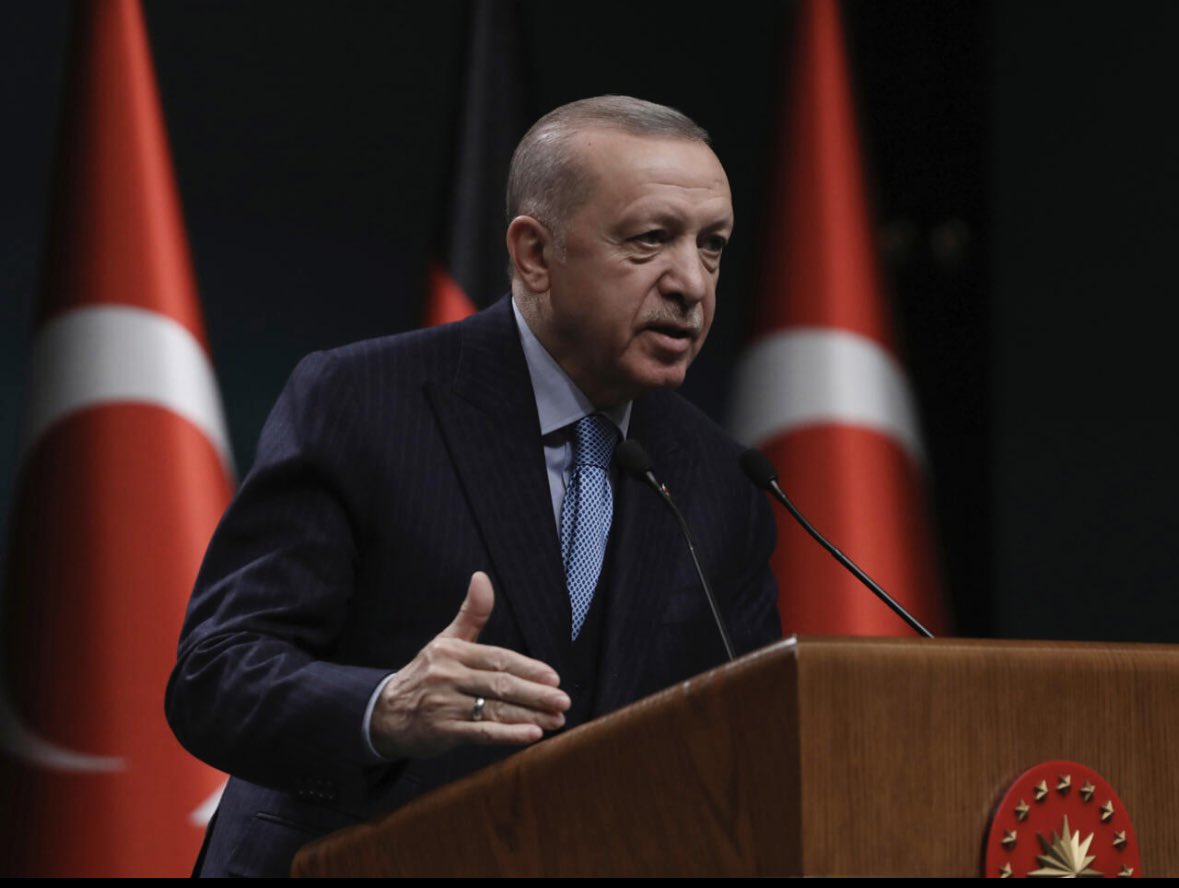 اردوغان في خطاب تاريخي : لقد اجتمع الغرب كله واتفقوا أن حماس تنظيم إرهابي، ربما لأن الغرب مدين لإسرائيل بالكثير، ولكن تركيا ليست مدينة لإسرائيل بشيء، أقول بوضوح حماس ليست تنظيماً إرهابياً وإنما حركة تحرر وطني، ومجاهدون يدافعون عن أرضهم وشعبهم، والهجمات الإسرائيلية هي الإجرام.