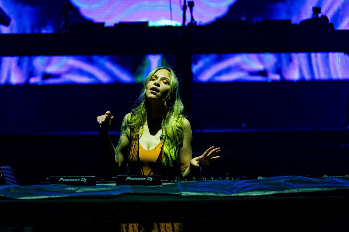 LIZZY JANE tweet media