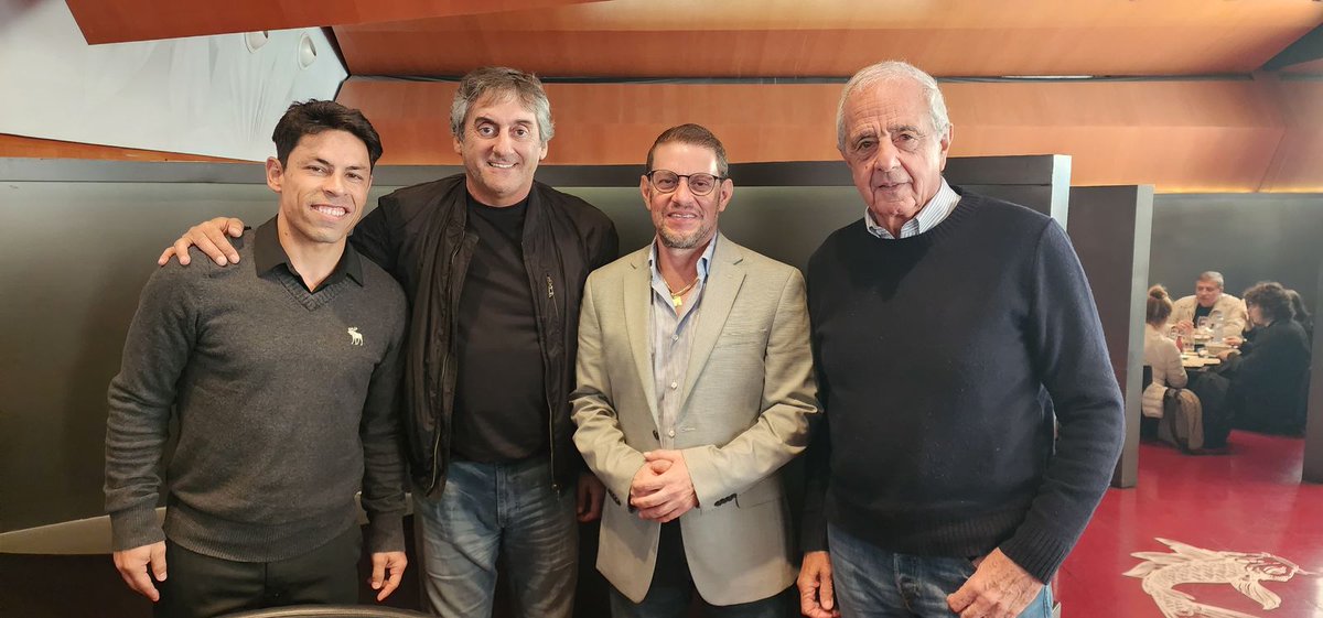 rafaelverduga's tweet photo. Junto a un histórico del fútbol, Enzo Francescoli, actual director deportivo de @RiverPlate  y el ex presidente del club, Rodolfo D’Onofrio. 

Hablamos de cómo hacer que el ídolo del Ecuador cambie su modelo y esté al nivel de las grandes instituciones futbolísticas del mundo. Así mismo conversamos sobre los principales factores que influyeron para que River Plate se convierta en uno de los equipos más ganadores de la historia reciente del fútbol argentino.

¡Pronto anunciaremos grandes noticias!

#UnNuevoModeloPorUnaGranHistoria