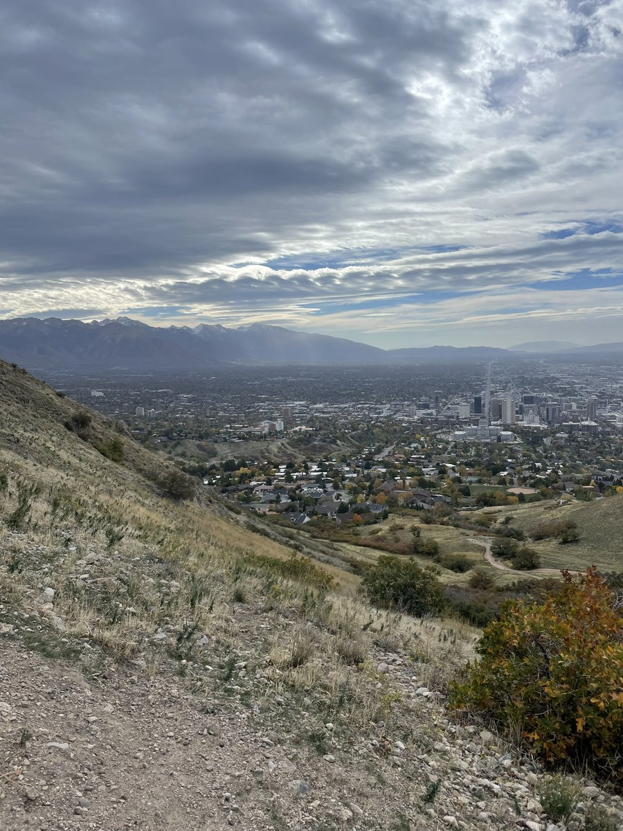 First <a href="/amsocmatbio/">ASMB</a> meeting in the books with great people, amazing science, and some nearby hiking! Had such a blast learning from everyone there, and I’m already looking forward to the next one - only thing that could have made it better was a <a href="/Phillies/">Philadelphia Phillies</a> with 😭😭😭