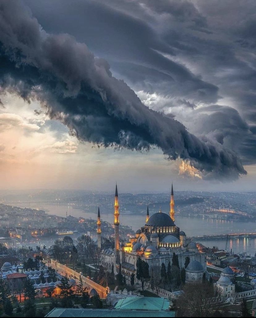 Bu analizden çok önce İlm-i Cifir ile görenler oldu… Burada kendi çapımca hesapladım…
Mayıs ayından bugüne kadar çok şey oldu ülkede… Ve şu anda oluyor…
Kaderi dualar değiştirir…
Bir’likte olursak Bir’lik olursak en az zarar ile atlatırız bu badireyi…

Yavuz Sultan Selim