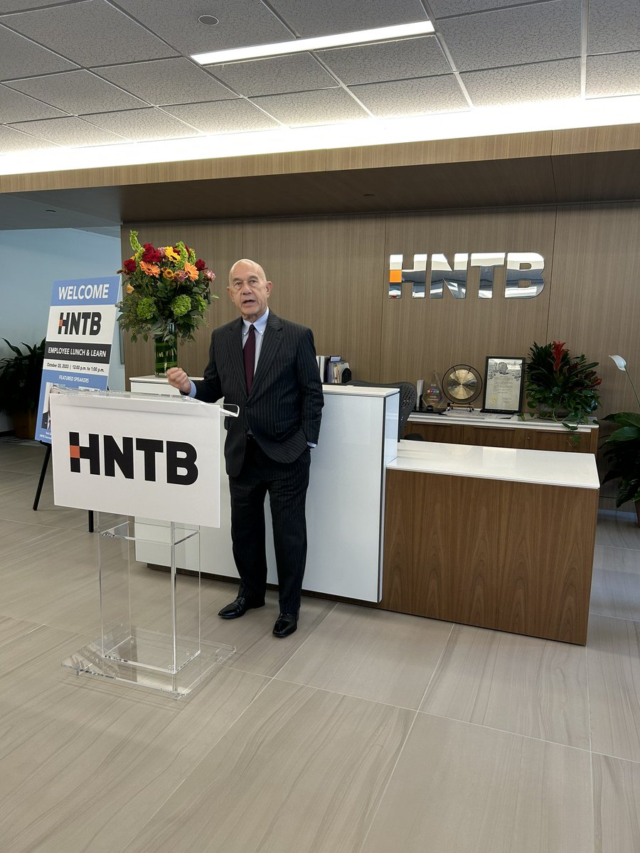 whitmire_john's tweet photo. Spent a nice afternoon with members of HNTB. I’ve always said during this campaign how public safety and fixing our infrastructure are a priority. If given the opportunity to be Houston’s next mayor, you’ll see a change. https://t.co/YhwC51R6Cg