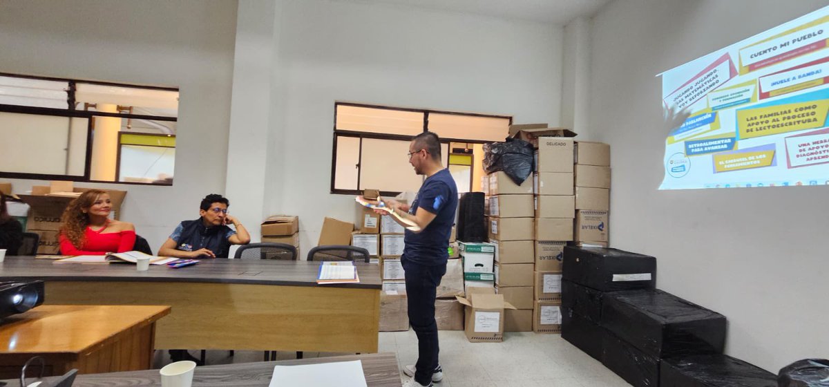 Daz4Grace's tweet photo. Reunión de Balance entre funcionarios de la @EducacionCaldas, coordinadora regional, equipo de formadores y tutores de @PTA_Colombia @DANIELJA28 https://t.co/MKaFeXAByP
