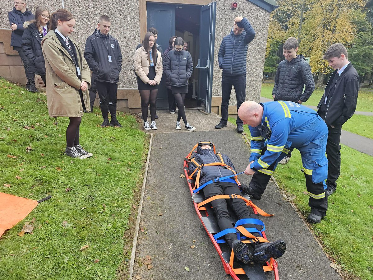 ArdrossanCRT's tweet image. The team was at Dean Park in @EastAyrshire this morning alongside @PSOSEAyrshire at a work experience event to showcase the roles, responsibilities and capabilities of @HMCoastguard and promote coastal and water safety #999Coastguard #Team999 #CommunityEngagement