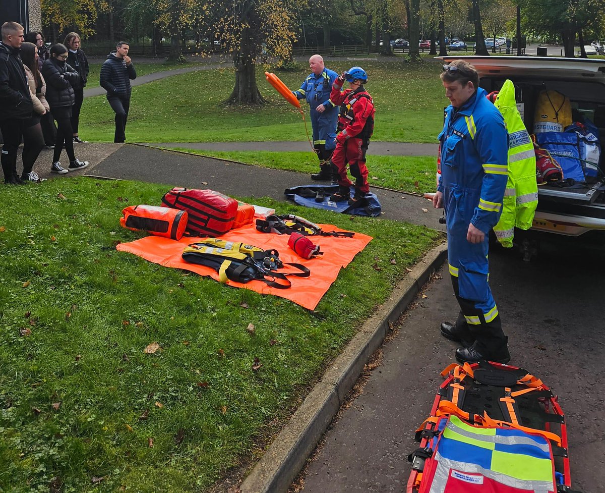 ArdrossanCRT's tweet image. The team was at Dean Park in @EastAyrshire this morning alongside @PSOSEAyrshire at a work experience event to showcase the roles, responsibilities and capabilities of @HMCoastguard and promote coastal and water safety #999Coastguard #Team999 #CommunityEngagement