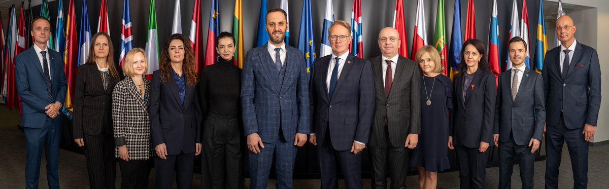 Besfort_AL's tweet image. Successful visit of 🇦🇱 Negotiating Team on 🇪🇺#Chapter24 @Frontex. 

🙏🏻 for the warm welcome &amp;amp; constructive discussion on our significant cooperation with esteemed Executive Director @LeijtensFrontex and his brilliant team. 

Together 🇦🇱🤝🇪🇺 - Safer, Stronger #IBM
