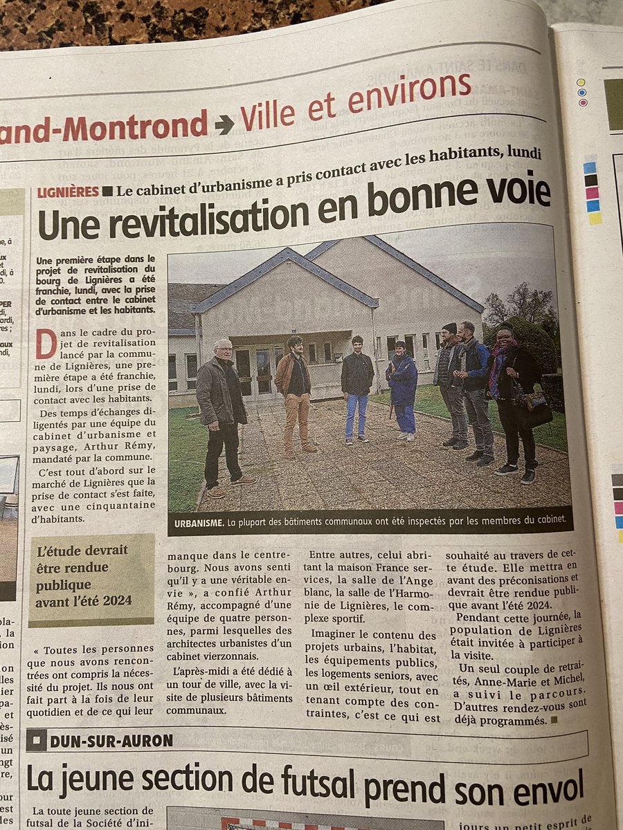 RemyArthur2's tweet photo. De retour de 3 jours de résidence à Lignières ! On a rencontré les habitants à l’occasion du marché hebdomadaire, visité l’ensemble du patrimoine communal, travaillé avec les acteurs du centre-bourg … pour faire émerger un projet de revitalisation partagé ! https://t.co/fydPTfSAxh