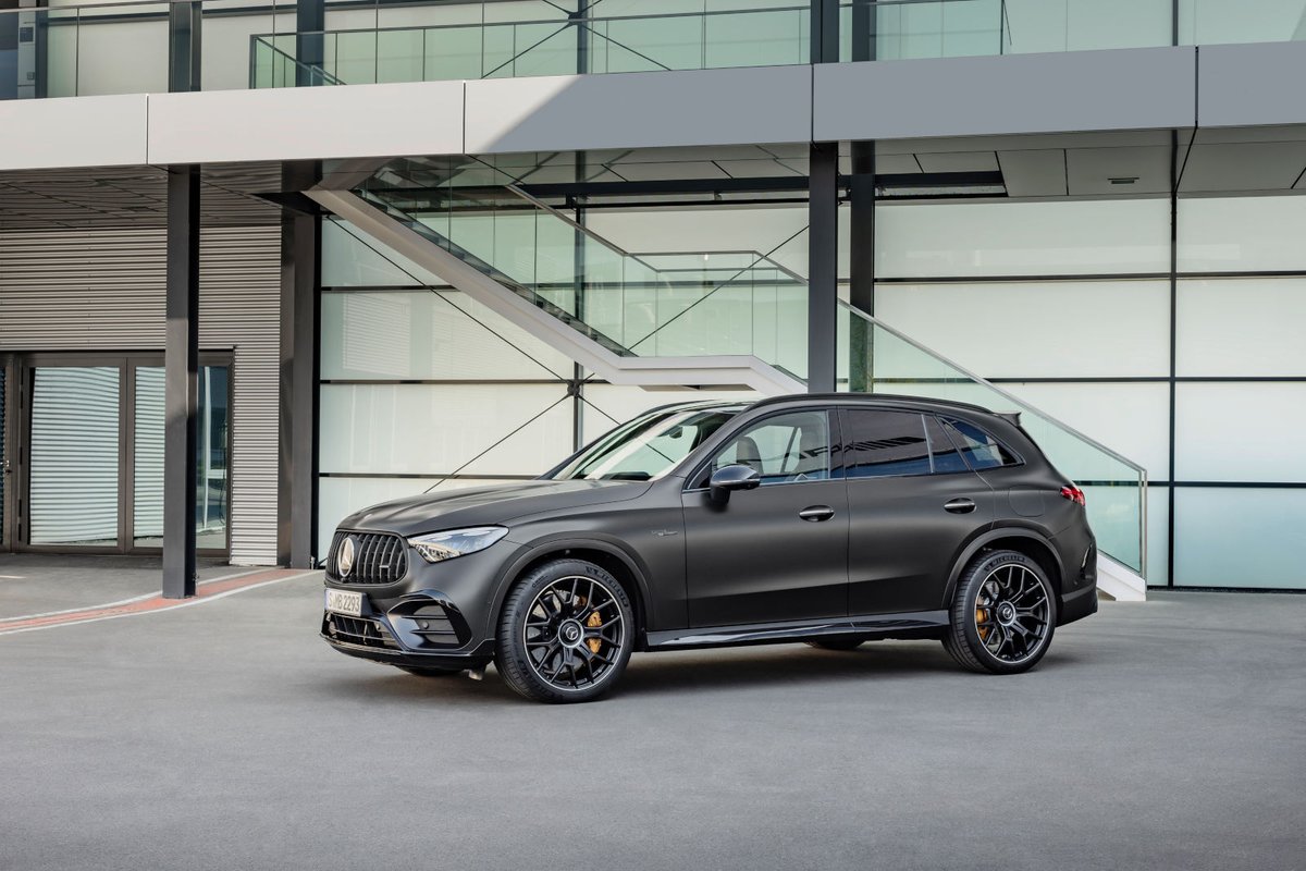 A Look at the 2024 Mercedes-AMG GLC 63 E PERFORMANCE Powertrain and its Features. Read more: mercedes-benz-kingston.ca/en/news/view/a…
