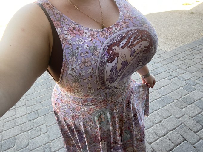 When you&rsquo;re going on a cute little lunch date with your husband~ 🥰 https://t.co/PkN23nobMk