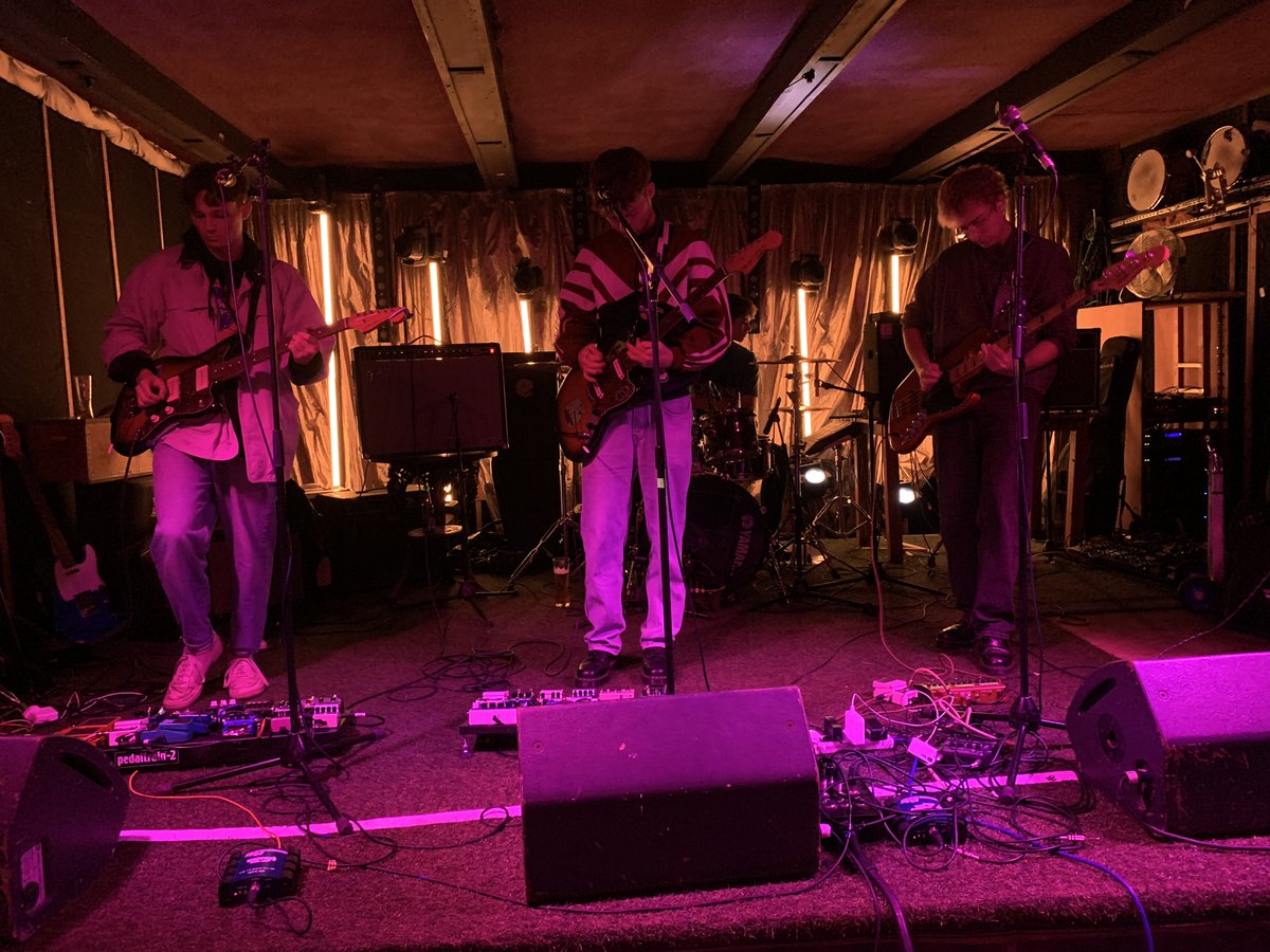 TrustTheDocUK's tweet photo. We are underway for #HotnFresh at #thefoxandfirkin with the reverberant Alt Rock and Shoegaze of @TYIP_band https://t.co/lucmb7Ozjd