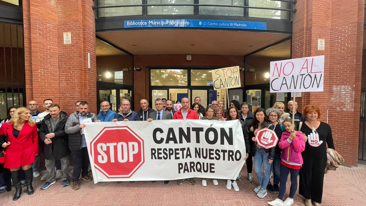 Que antes de la toma de posesión del cargo esta tarde en #Vicálvaro, ya hayamos pedido tu dimisión en la manifestación del domingo pasado... Es que algo no funciona Ángel Ramos Sánchez!! La Fiscalía ha incoado diligencias, por qué no parais las obras?? 🤔 diario.madrid.es/vicalvaro/2023…