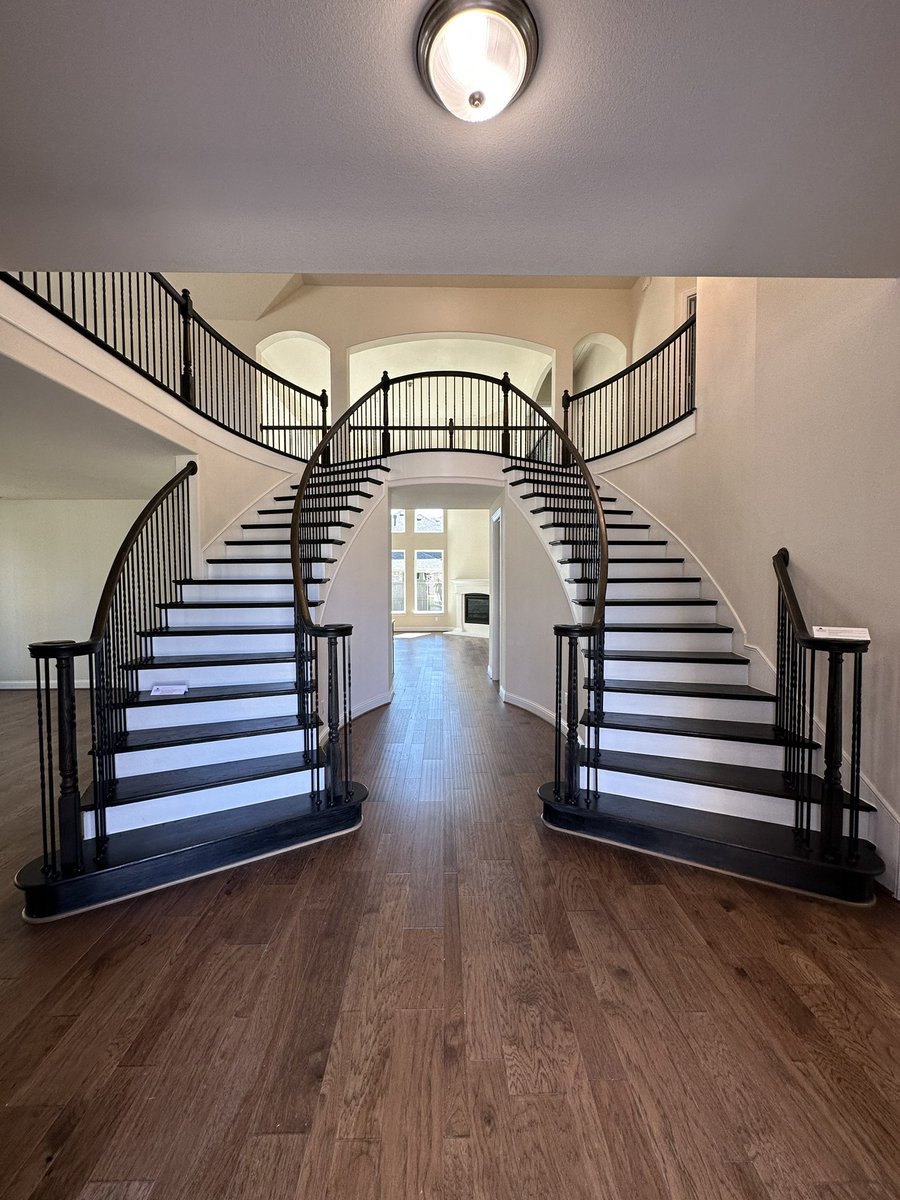 benwegmann's tweet photo. So much room for activities!

Full property tour on my Instagram story 👀 IG: Benwegmann https://t.co/eB9KLx70Hd