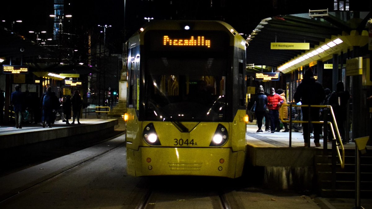Hey <a href="/BeeNetwork/">Bee Network</a> i found a Piccadilly tram at St Peter Square!