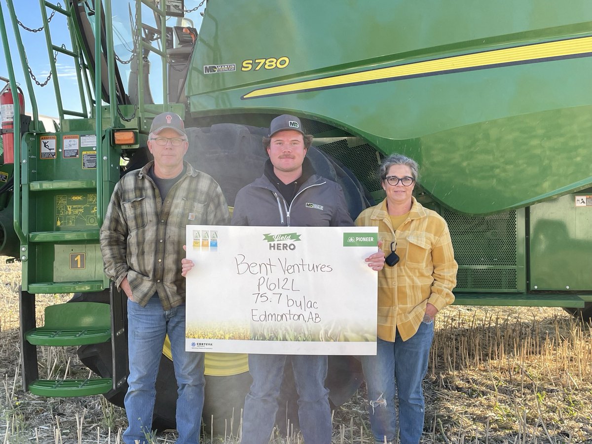taychamulka's tweet photo. Wooohooo! Lots of 70+ bushel entries for Yield Hero! When we corrected the moisture to 10% it bumped it up to 76.2!!

#YieldHero23 #YHContest @thad_bentley @PioneerSeedsCA https://t.co/xlrGdTquWq