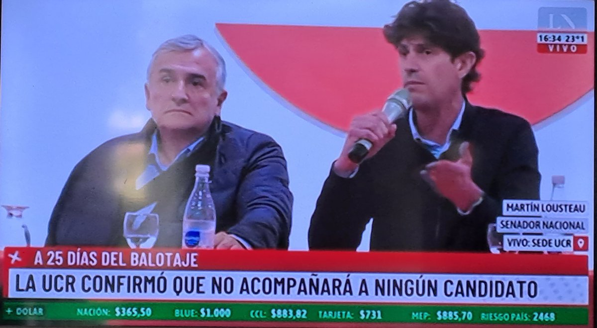 Reunión de resentidos... Muertos desde el 2001... Resucitados gracias a Macri en 2015. Y haciéndose los malitos.  Asco. <a href="/GerardoMorales/">Gerardo Morales</a> #UCR Apoyando indirectamente a Massa.