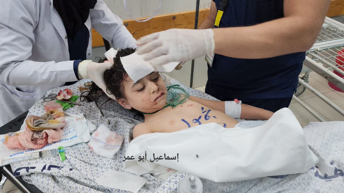 EnglishGaza's tweet photo. The arrival of 22 martyrs and more than 16 injuries, most of them children, as a result of the Israeli occupation aircraft’s bombing of citizens’ homes on the heads of their residents in the southern Gaza Strip. 🇵🇸 https://t.co/pOZVxS6JSw