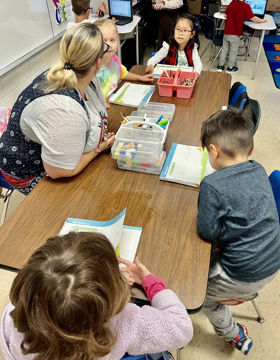 CarlenaSheeran's tweet photo. Math walkthroughs @NHESBullpups with @DenningSavannah from @GRRECKY result in great math discussions of our mathematical practices! 🔢🧮 #HCSBetterTogether #Math #FoundationalNumeracyTeam #GRRECKY https://t.co/0EyKv8iYrk