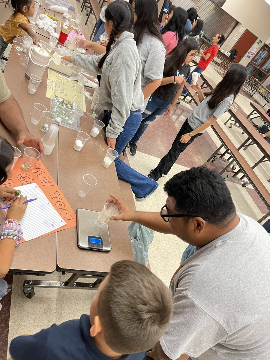 Fun times at Oasis! Thanks to everyone who came, put together and supported our Science Night 💕