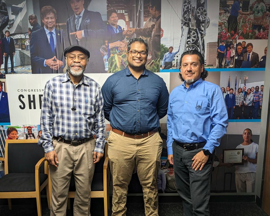 IRUSAdvocacy's tweet photo. #IRUSA &amp; @HUDAClinic had a good meeting at the #Detroit Office of @RepShriThanedar, with his District Dir Linto Thomas.  We discussed our #Advocacy priorities to expand #Healthcare access and to protect #SNAP benefits in a #FarmBill Reauthorization. #EndHungerNow https://t.co/Fdz5t6qiUj