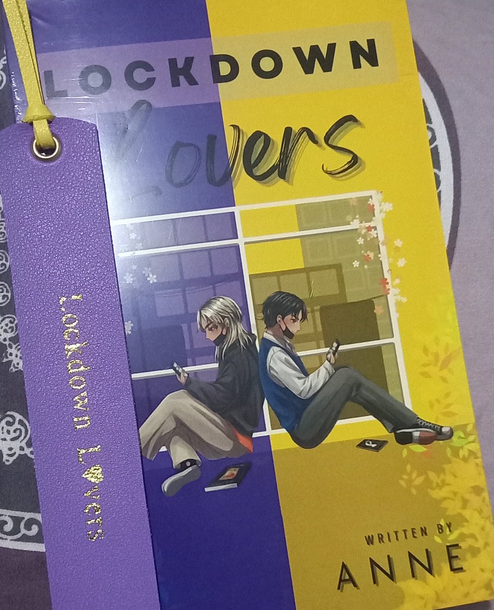 AthenaRheia's tweet photo. Finally, nahawakan ko na at mababasa ulit, I'm so excited 💛💜😭.

I'll support you mamsh @LeFabGeek
in all ways that I can 🥰.

#LOCKDOWNLOVERS https://t.co/JGmAfHhuMz