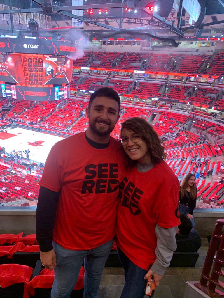 AlbaGL_'s tweet photo. @MovistarNBA  estamos de luna de miel por Chicago y a nosotros también nos ha entrado el picorcito de NBA #dormiresdecobardes  @Albertofysio https://t.co/AqdmRAegHO