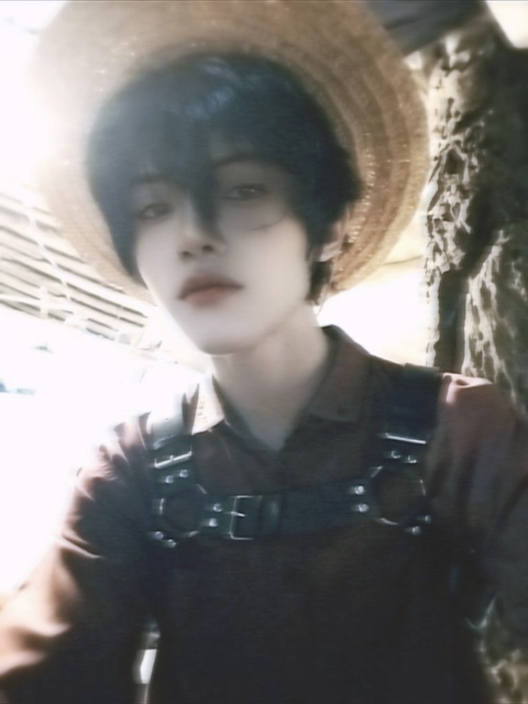 ksatouru's tweet image. #ANISD i am going to save you even if it kills me.