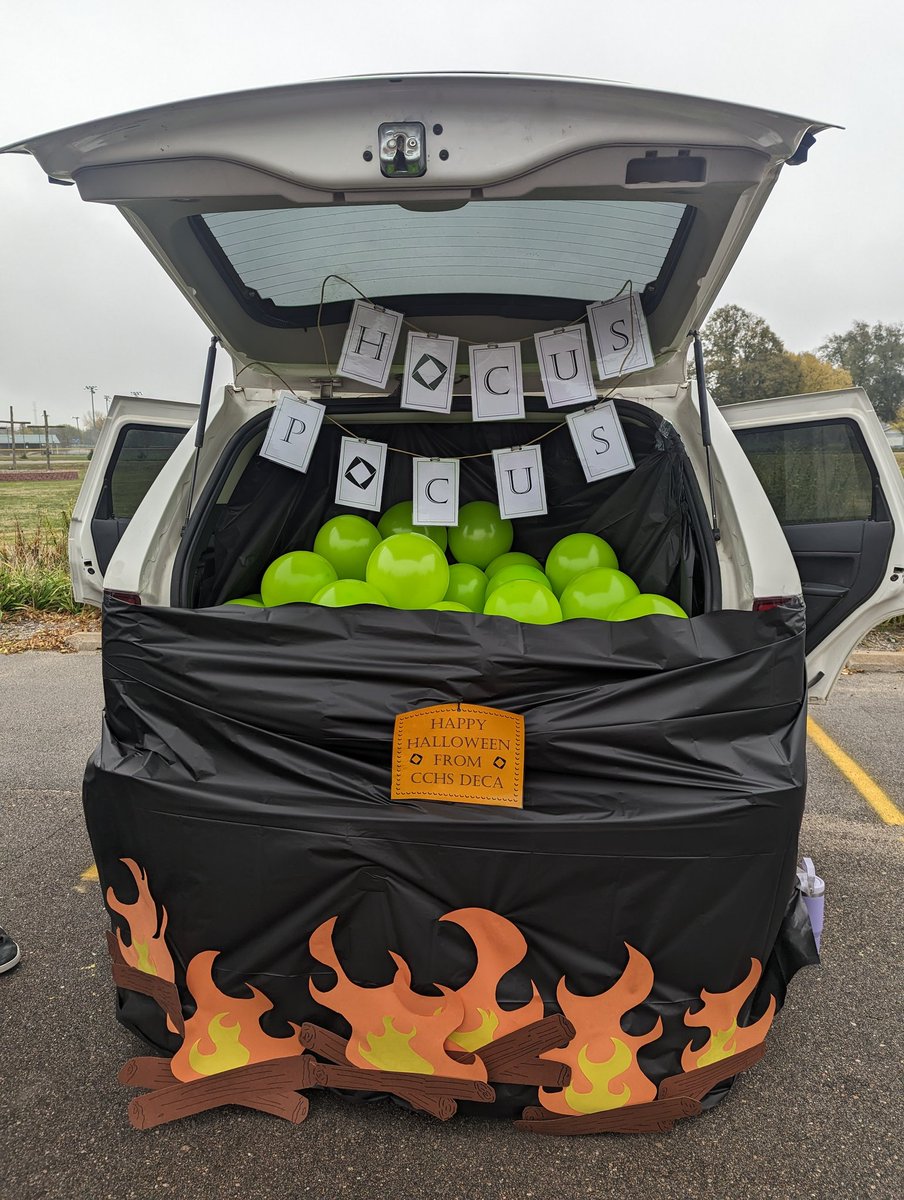 The Central City DECA chapter had such a great time at the trunk or treat event tonight! #HocusPocus @ccpsactivities @NebraskaDECA