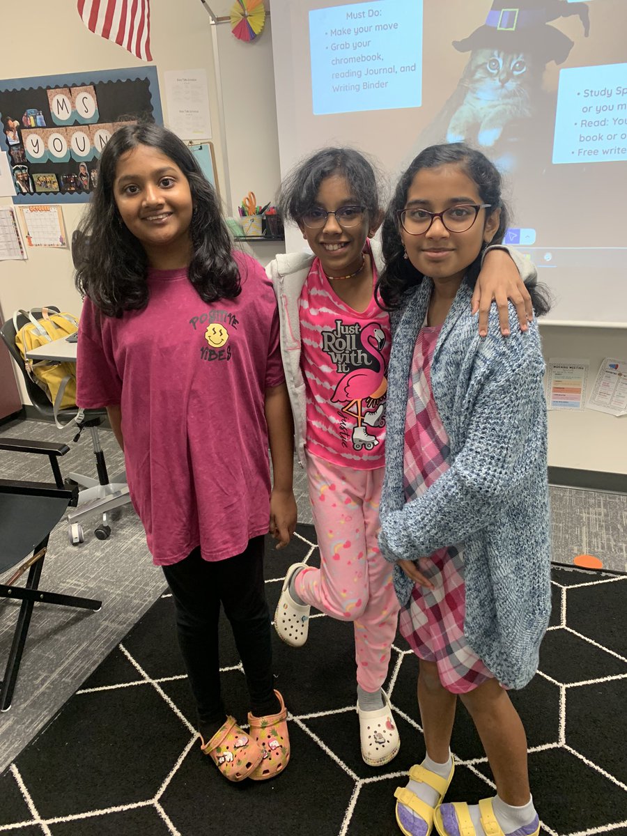 MsYoungs5th's tweet photo. ✨follow your dreams✨day has been our favorite day of Red Ribbon Week!! We may or may not have had a whole photo shoot this morning.. 😂 @Robertson_Elem #RESUbuntu #RobertsonU https://t.co/dXpMdIk9NL