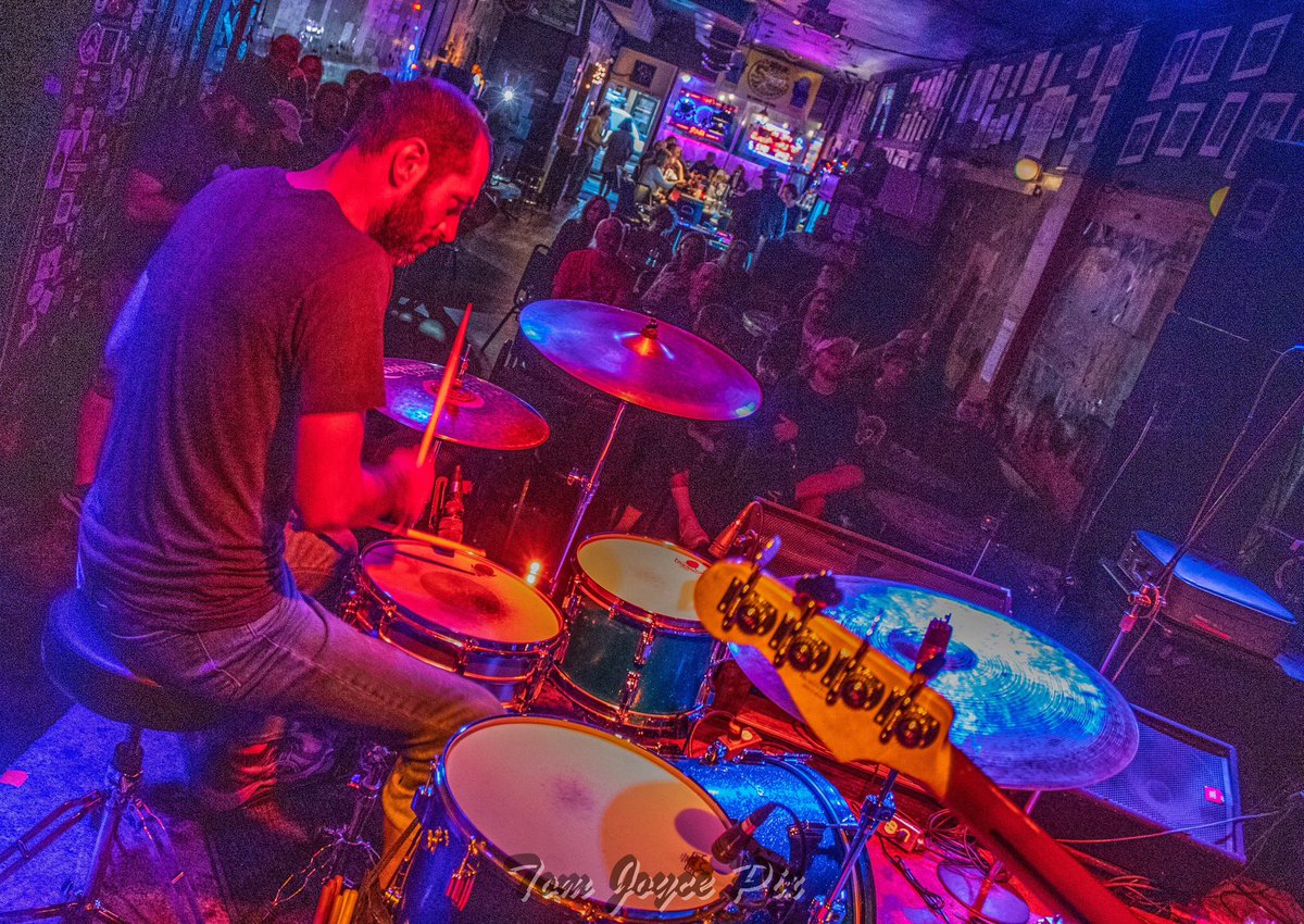 RosedaleTom's tweet photo. JD Simo at The Zoo @jdsimomusic @ZOOBARFESTIVAL #jdsimo #zoobar #livemusicvenue #guitarist https://t.co/umVjGQMMw8