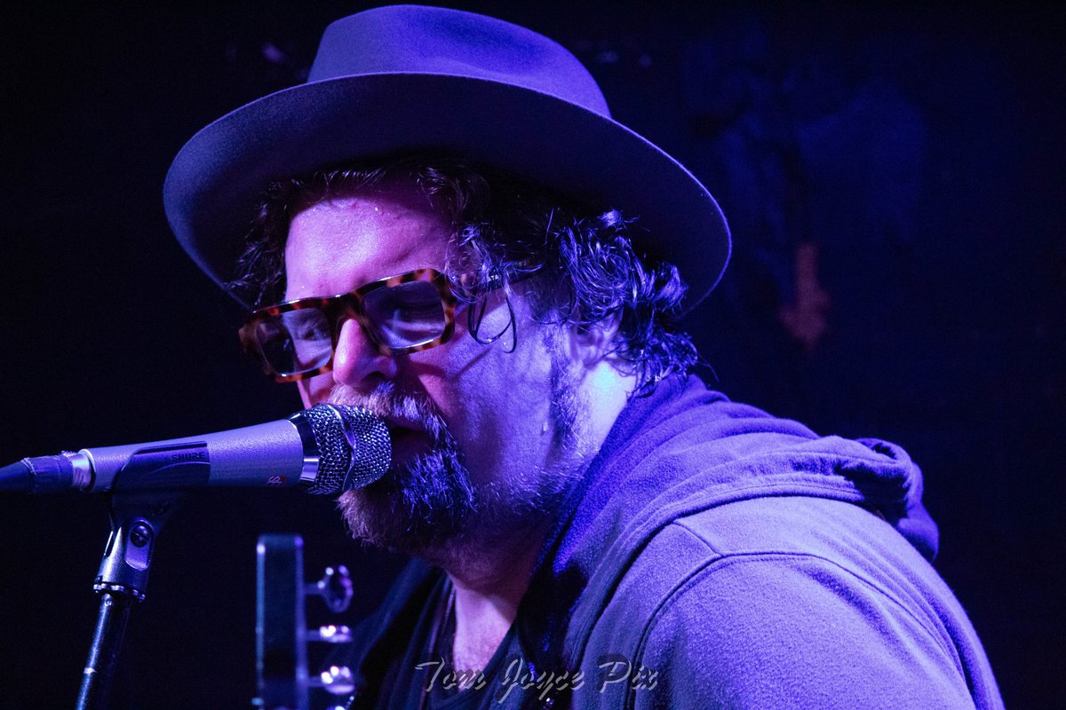 RosedaleTom's tweet photo. JD Simo at The Zoo @jdsimomusic @ZOOBARFESTIVAL #jdsimo #zoobar #livemusicvenue #guitarist https://t.co/Mo5hURjk7p