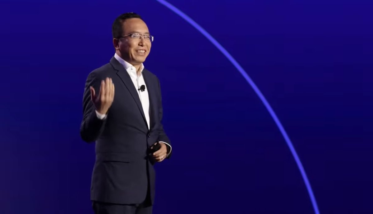 SOSOrdinet's tweet image. [#SnapdragonSummit2023]#MagicRing, #ondevice #IA avec #Yoyo, #MagicCapsule… #Honor dévoile de nouveaux détails sur les #Magic6 Series ! (AIMagic…) blog.sosordi.net/2023/10/snapdr… #LLM #IAGenerative #ML #smartphones #logiciel