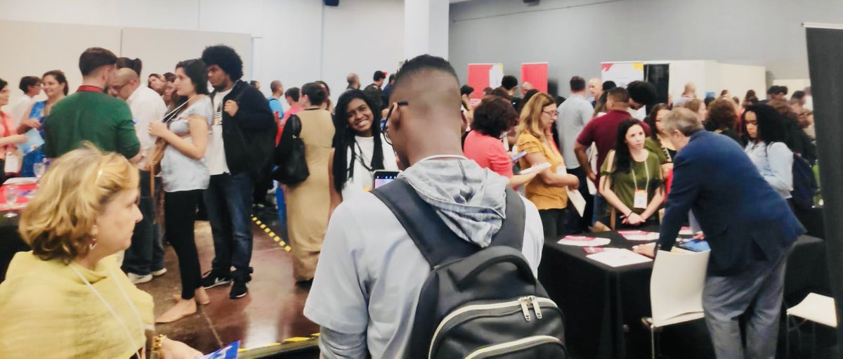 El Cónsul General de España en Río de Janeiro inaugura la feria Estudar na Espanha, a la que asisten más de 1000 personas <a href="/EmbEspBrasil/">Embajada de España en Brasil/Embaixada da Espanha</a> <a href="/CGEspRio/">Consulado de España en Río</a> <a href="/sepiegob/">SEPIE</a> <a href="/consejeriabr/">Consejería Brasil</a> <a href="/AccEducativaExt/">Acción Educativa Exterior</a> <a href="/CervantesRio/">Instituto Cervantes Rio de Janeiro</a> #estudarnaespanha #espanhol