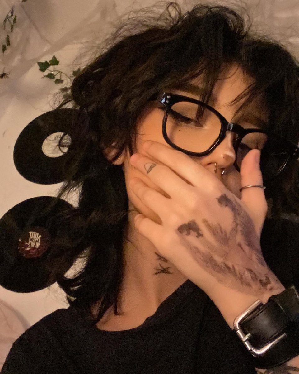 ᅟ ᅟᅟ ᅟ
ᅟ ᅟᅟ ─ 𝐒exч 𝐆ırl ꞉ 𝒄omē ɑnd lɑч ꭐı𝘁𝗵 ꭑe.
ᅟ ᅟᅟ 𝐈'ꭑ 𝗳𝗿𝘂𝘀trɑtɘd ɑnd ı𝖙's 𝒔ex︭uɑ𝗹𝗹ч. ❟ '𓆤.
ᅟ ᅟᅟ ᅟ