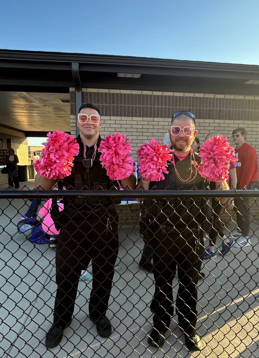 We LOVE our SRO’s! Thanks to <a href="/LburgMSDance/">LMS Dance Team</a> <a href="/theburgdanceLMS/">LMSdance</a> for the great pics! <a href="/TheBurgSROs/">Lewisburg SRO’s</a> #LMSPATS