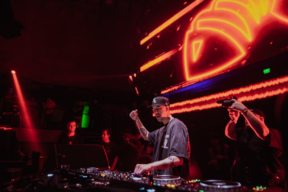 ExchangeLA (@exchangela) on Twitter photo An incredible night when <a href="/MARTENHORGER/">MARTEN HØRGER</a> brought his 'Come Together' Tour to LA with special guest <a href="/jackbeats/">Jack Beats</a>, and support by <a href="/BensonAUS/">Benson</a> + <a href="/FishScaleHouse/">Fish Scale</a> last Friday! Check out the photos → exchangela.com/photos
📸 <a href="/TroyAcevedo/">Troy Acevedo</a> An incredible night when <a href="/MARTENHORGER/">MARTEN HØRGER</a> brought his 'Come Together' Tour to LA with special guest <a href="/jackbeats/">Jack Beats</a>, and support by <a href="/BensonAUS/">Benson</a> + <a href="/FishScaleHouse/">Fish Scale</a> last Friday! Check out the photos → exchangela.com/photos
📸 <a href="/TroyAcevedo/">Troy Acevedo</a>