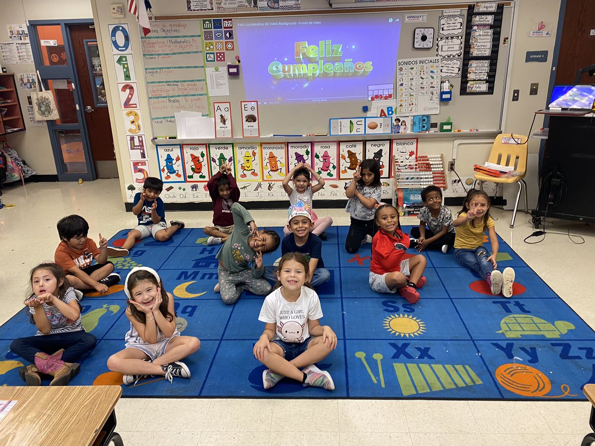 LopezIbette's tweet photo. Research shows that celebrating students’ special moments have a profound impact on their developmental, cognitive, and social growth. @OakCrestStinger @ECISDtweets https://t.co/jEemGz70cZ