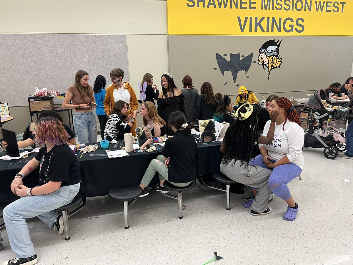 SM West Office tweet media