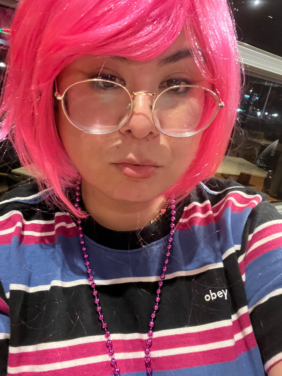 _jaylowbby's tweet photo. @Chilis #chilisgrillandbarbz we ordered 3 bobs and 3 barbaritas 👑 baddie b barbie tingz 💞💕 https://t.co/qFkEN8xnE9
