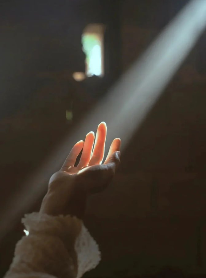 I don't want to be easily discouraged by what I have built, because I own my own life and anything can happen if I only try.😔😔 
#sad