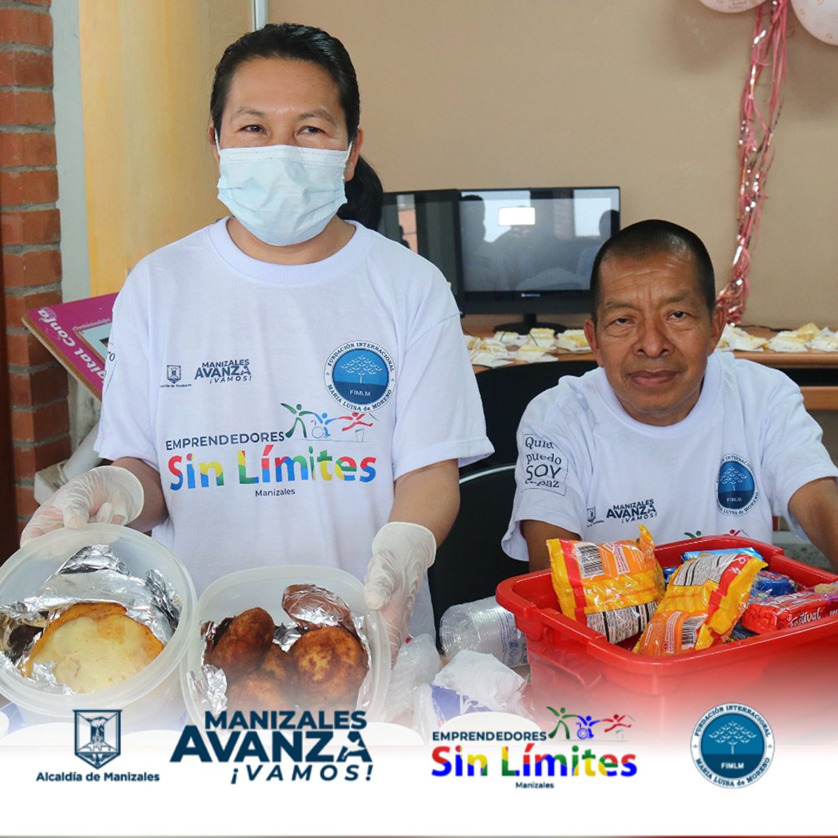 SinLimitesFIMLM's tweet photo. 🎉 ¡Feria de emprendimiento en clase! 👏
Los estudiantes del Proyecto #EmprendedoresSinLímites participaron en una jornada de práctica en la que presentaron sus emprendimientos ante sus compañeros. Estas prácticas fortalecieron sus estrategias de venta y aumentaron su confianza. https://t.co/r5Z2LvI9LV