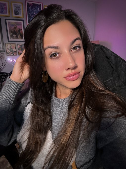 Im back!   Live: https://t.co/5LmNBDd6Ah  🐱 https://t.co/1mgygPMb1q