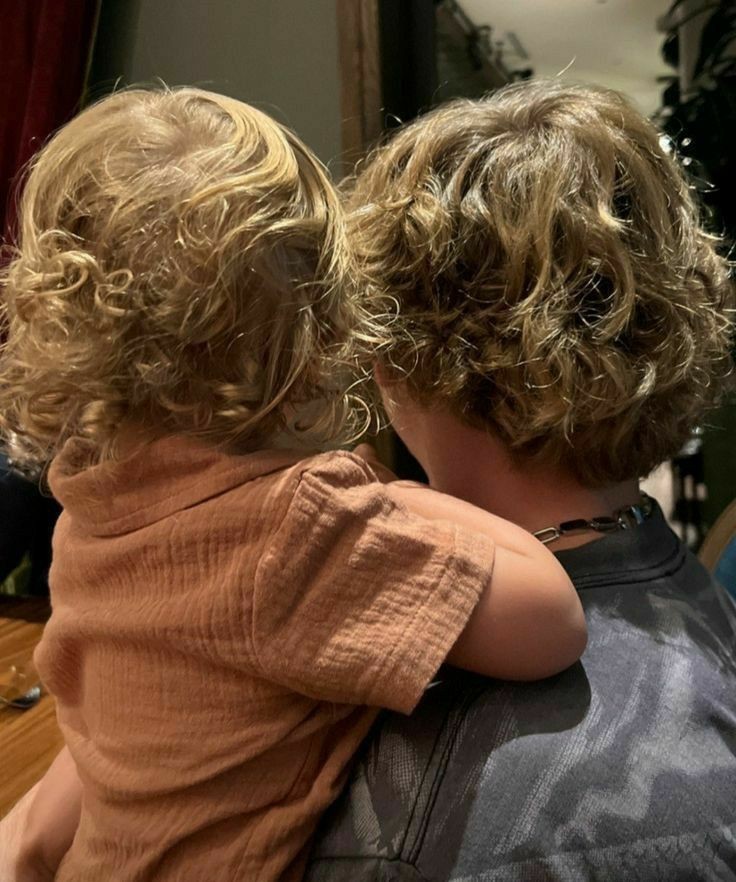 adaamss_'s tweet photo. Dia de comemorar a vida de quem completa nossas vidas todos os dias.
É meio engraçado escrever sobre você aqui para o mundo, deve ser porque falo tudo todos os dias e parece que se torna pequeno para caber em uma data comemorativa. + https://t.co/9K34djMaHk
