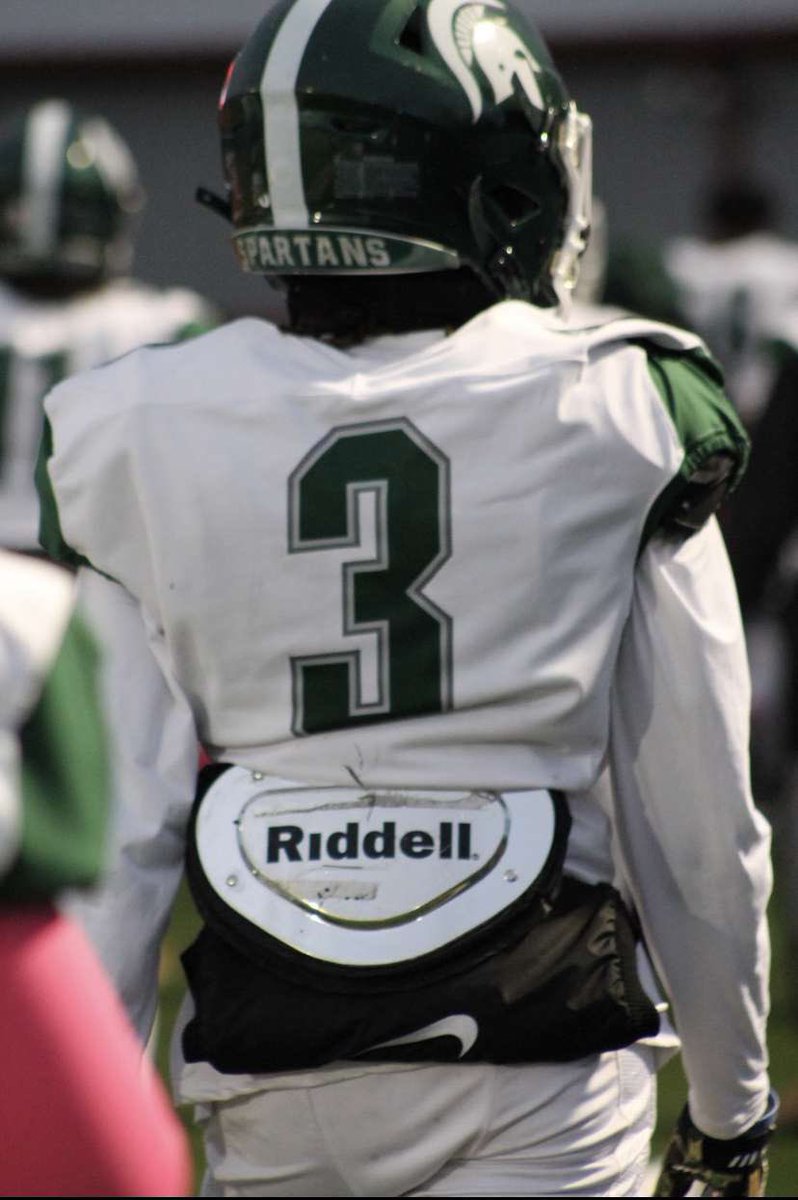 Regular season highlights &amp;stats 
10 games 
9 TDS 
104 rec yards 
433 rushing yards 
Tackles: 45 
Picks: 2 
3 forced fumbles 
8 pbu 
3 Tfls 
Average 9.02 rushing yac 
Average 27.00 passing yac 

hudl.com/v/2MJnQ6