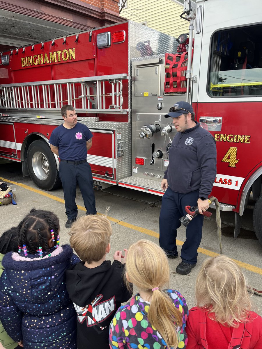 Thank you to the Binghamton Fire Department for making our visit so awesome for our TK/Kindergarten kiddos! #BPatriotProud #BCoolidgeCool @BoughkKelly #BinghamtonFireDepartment