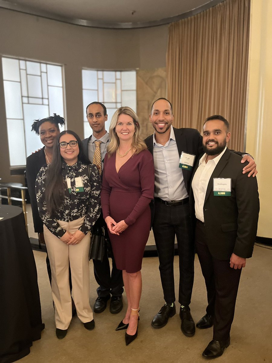 JillDunlop1's tweet photo. I was proud to join @PathwaysCanada at their #GradBall2023 to celebrate the collective achievements of students and the organization. 

Thank you for providing students with the resources and supports needed to achieve their academic goals.

#FuelTheGraduationEffect https://t.co/5bjwULLSSS