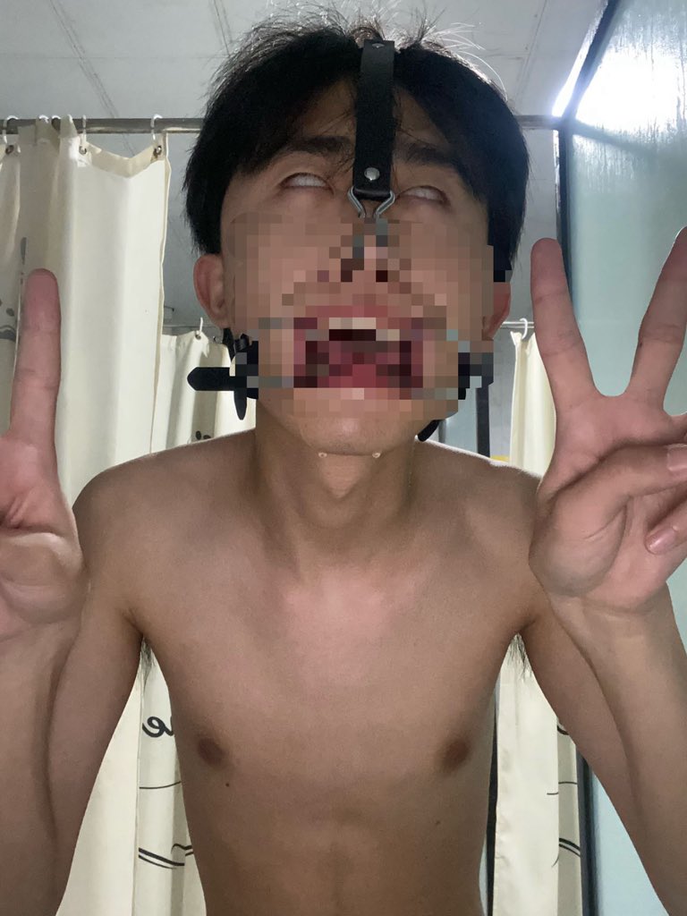 pilujvuQ3dhsuqo's tweet photo. 脑子放空🧠 变身无脑傻逼🥵 https://t.co/fb7yjM8OwM