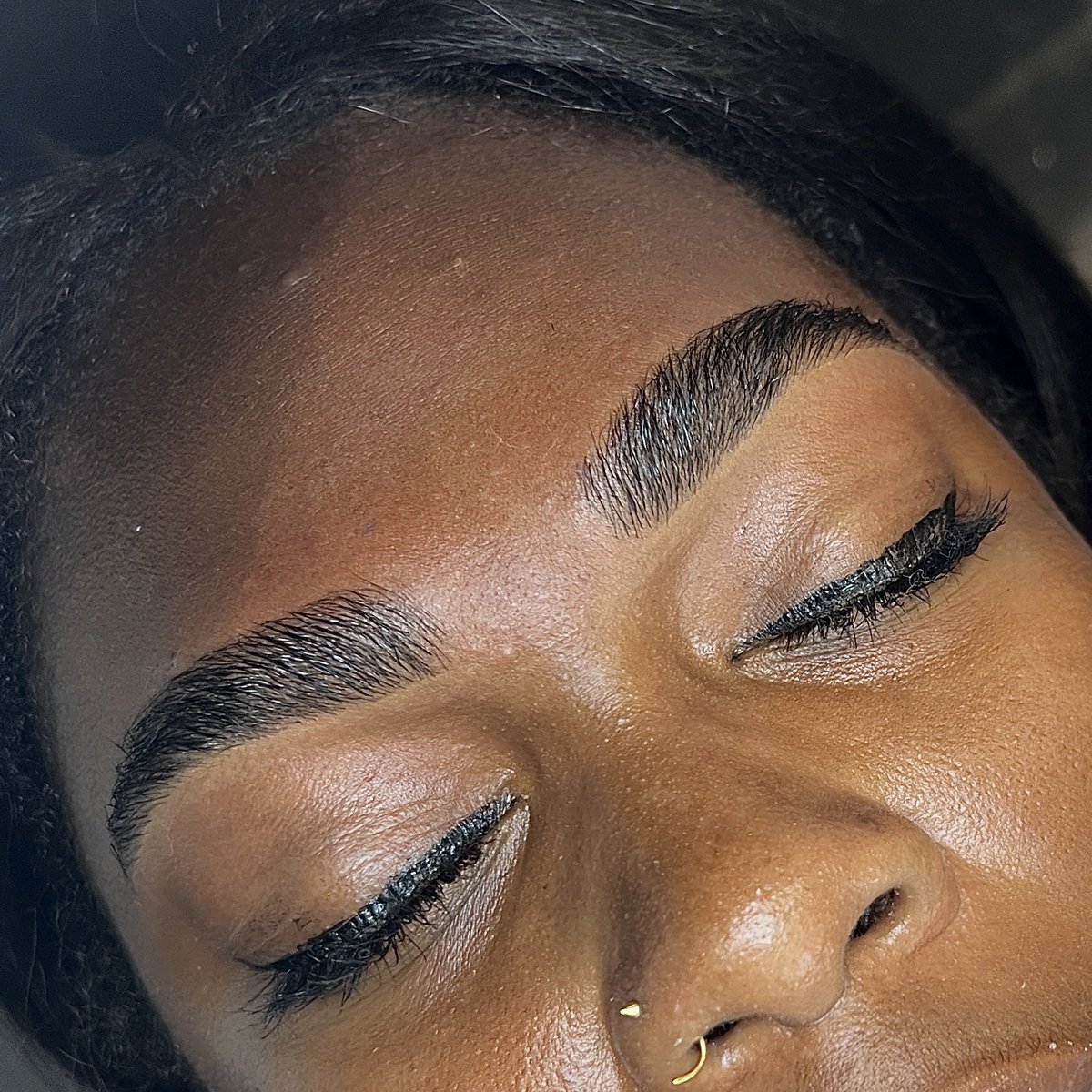 skinsasional's tweet image. getting your brows waxed by me &amp;gt; 🔥