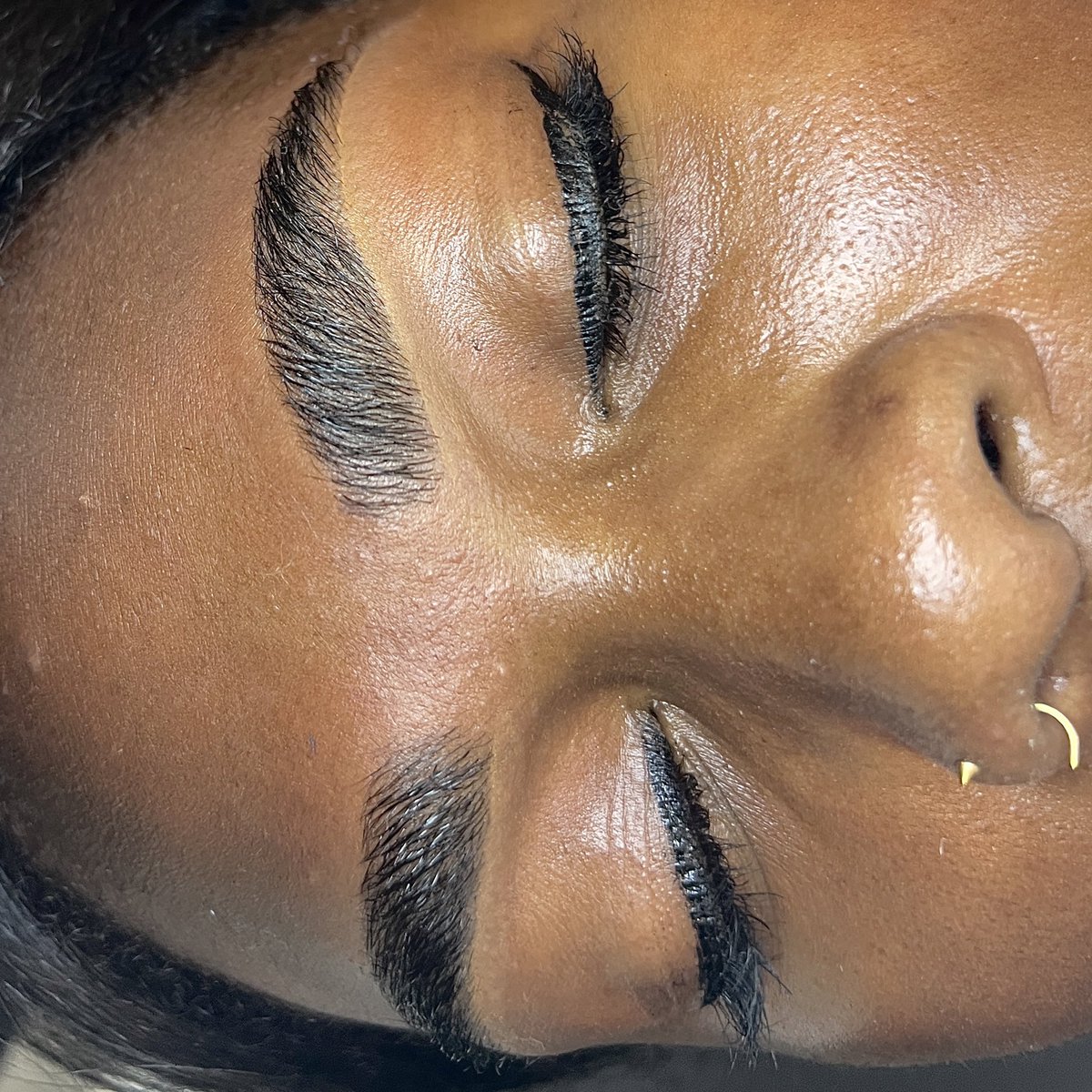 skinsasional's tweet image. getting your brows waxed by me &amp;gt; 🔥